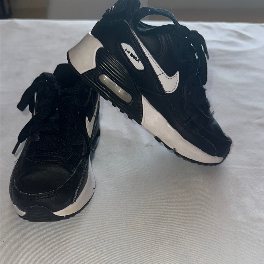 Boys size 11.5c Nike Air Max Black and White Sneakers